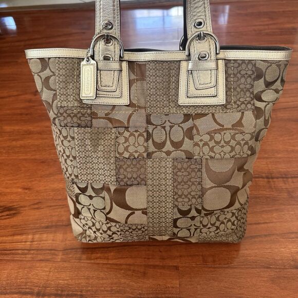 Coach Handbags - Coach Vintage Patchwork Tote Hand Beige Canvas Leather 15x13